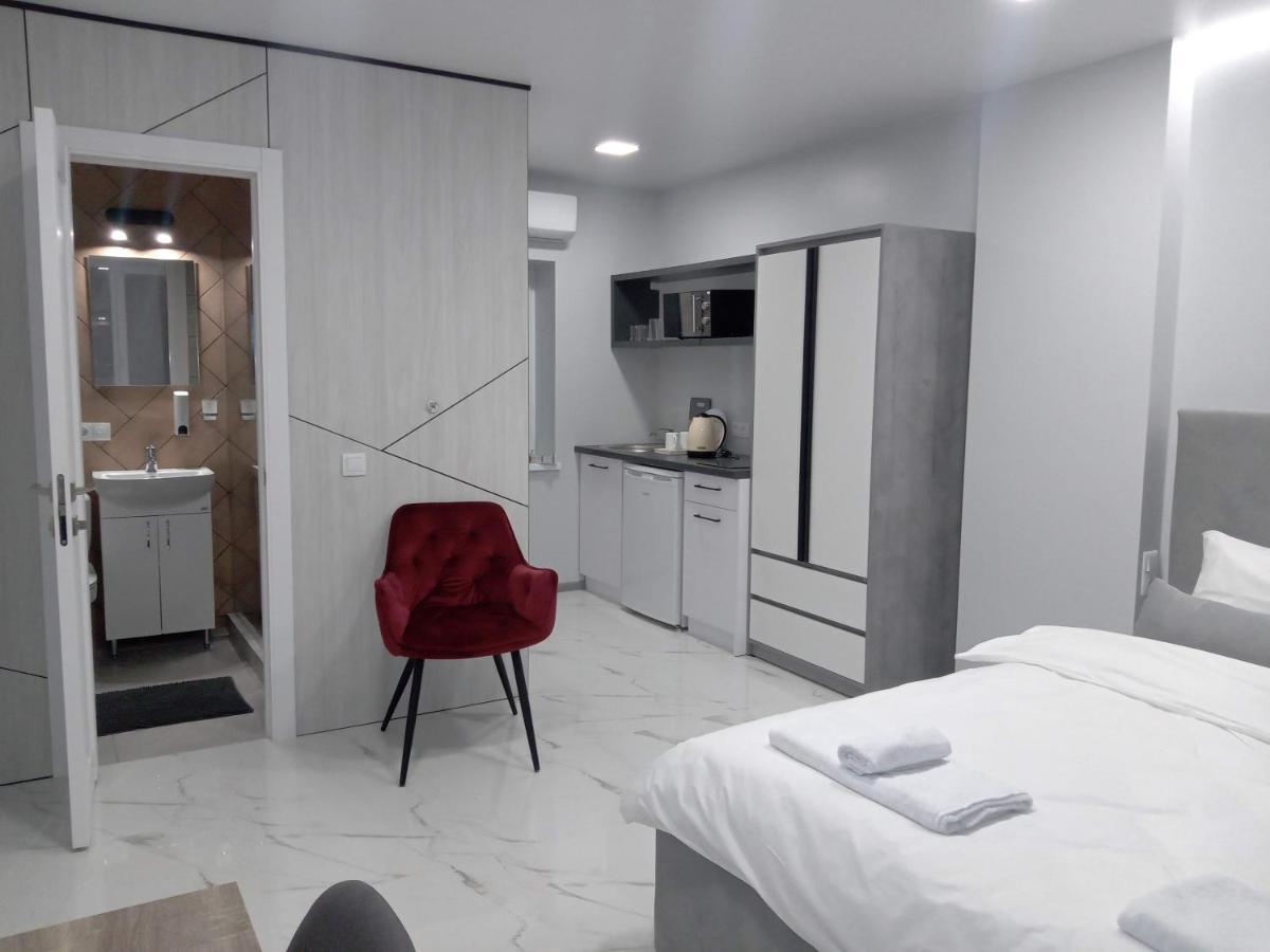 Pure Apartments Vip 4 Leopoli Esterno foto